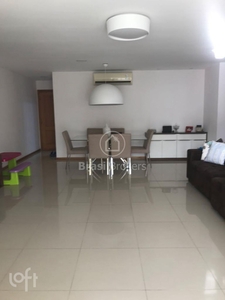 Apartamento à venda em Recreio dos Bandeirantes com 166 m², 3 quartos, 3 suítes, 3 vagas