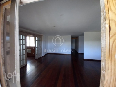 Apartamento à venda em Recreio dos Bandeirantes com 218 m², 3 quartos, 1 suíte, 2 vagas