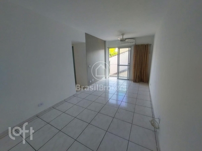 Apartamento à venda em Taquara com 57 m², 2 quartos, 1 vaga