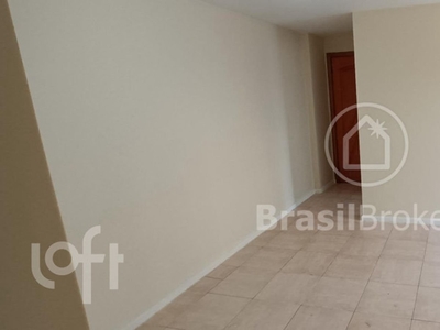 Apartamento à venda em Taquara com 61 m², 2 quartos, 1 suíte, 1 vaga