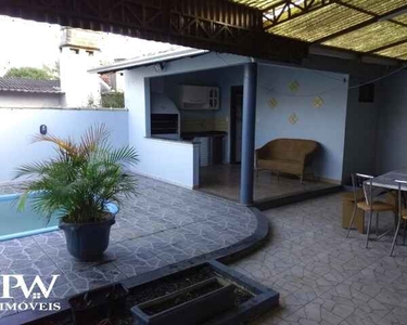 BELA CASA COM PISCINA E 03 DORMITÓRIOS