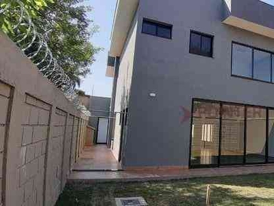 Casa com 4 quartos à venda no bairro Vila Jardim Vitória, 272m²