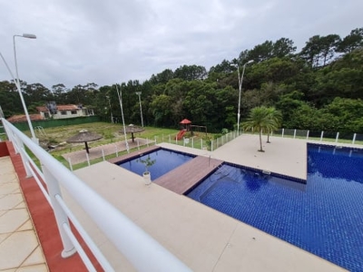 Linda casa em condominio fechado em rio vermelho