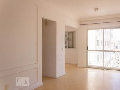 APARTAMENTO no 13º andar com 2 dormitórios e 1 garagem