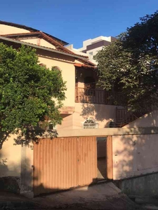 Casa com 1 quarto para alugar no bairro Havaí, 50m²