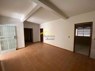 Casa com 2 quartos para alugar no bairro Palmeiras, 100m²