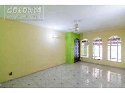 Casa com 3 quartos para alugar no bairro Parque Bandeirante, 205m²