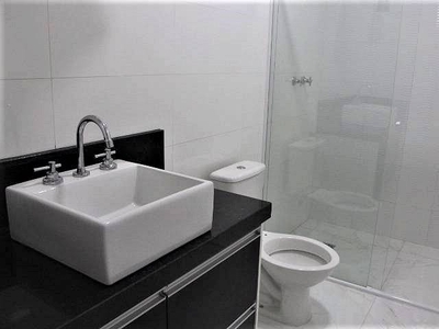 Casa de Condomínio com 3 Quartos e 3 banheiros à Venda, 188 m² por R$ 899.000