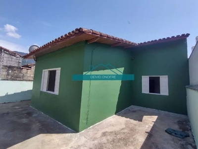 Belíssima casa com 03 dormitórios em rua asfaltada próximo a praia do massaguaçu caraguatatuba a venda por 470.000 mil