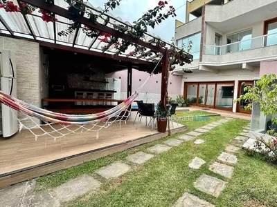 Casa de temporada em Vila Velha piscina e ar condicionado