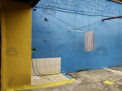 Casa em Itanhaém, com 3 dormitórios, sala.cozinha, 2 banheiros, 3 chuveiros, quintal com