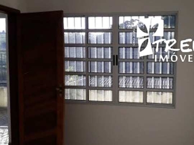 LOCAÇÃO DE APARTAMENTO NO JARDIM RENATA, EM ARUJÁ/SP, área útil de 50m² no térreo com 02 d