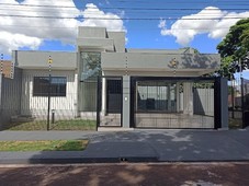 Casa para venda possui 133 metros quadrados com 3 quartos em Jardim Vitória - Maringá - PR