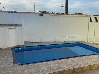 Itanhaem | Casa confortável com piscina