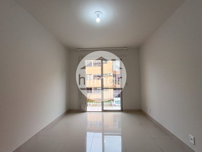 Apartamento em Jacarepaguá, Rio de Janeiro/RJ de 59m² 2 quartos para locação R$ 1.300,00/mes