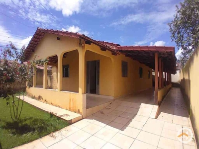 Casa com 5 quartos à venda no bairro Vila Santa Rosa, 229m²