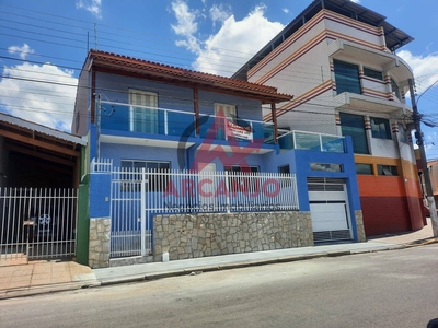 Casa em Alvinópolis, Atibaia/SP de 225m² 3 quartos à venda por R$ 829.000,00