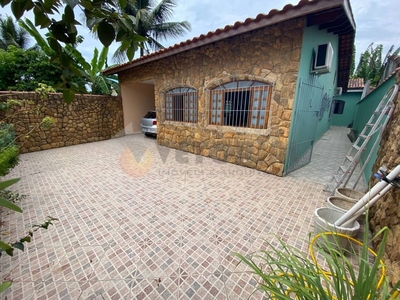 Casa em Balneário dos Golfinhos, Caraguatatuba/SP de 125m² 3 quartos à venda por R$ 589.000,00