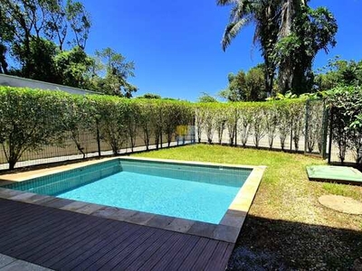 Casa em condomínio à venda em Barra do Una, São Sebastião/SP - 285m², 5 suítes, piscina pr