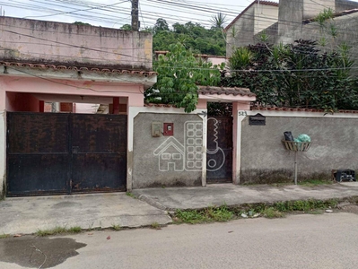 Casa em Engenho Pequeno, São Gonçalo/RJ de 160m² 3 quartos à venda por R$ 214.000,00