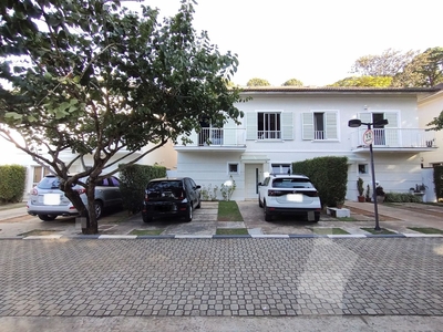 Casa em Jardim Maria Tereza, Cotia/SP de 180m² 3 quartos à venda por R$ 910.000,00 ou para locação R$ 5.000,00/mes
