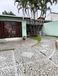 Casa em Martim de Sá, Caraguatatuba/SP de 147m² 3 quartos à venda por R$ 629.000,00