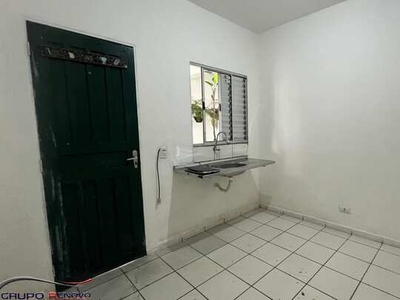 Casa - Locação - Santo Amaro, S.P. - 30m², 1 dormitório, cozinha, 1 banheiro, área de serv