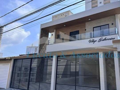 Casa sobreposta alta em condomínio fechado na Vila Guilhermina em Praia Grande SP, lado pr