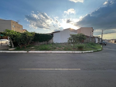 Terreno em Samambaia Norte (Samambaia), Brasília/DF de 167m² à venda por R$ 228.000,00