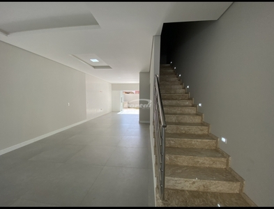 Casa no Bairro Itoupava Seca em Blumenau com 3 Dormitórios (3 suítes) e 149.38 m²