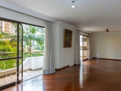 Apartamento à venda em Campo Belo com 297 m², 4 quartos, 2 suítes, 3 vagas