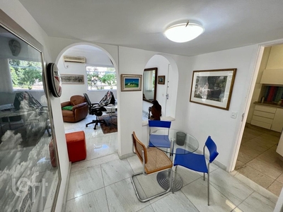 Apartamento à venda em Lagoa com 83 m², 2 quartos, 1 suíte, 1 vaga