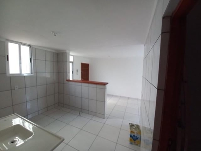 Apartamento com 2 Quartos e 1 banheiro à Venda, 56 m² por R$ 218.000