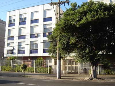 Apartamento para aluguel possui 86 metros quadrados com 2 quartos em Azenha - Porto Alegre