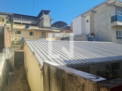 CASA com 2 dormitórios