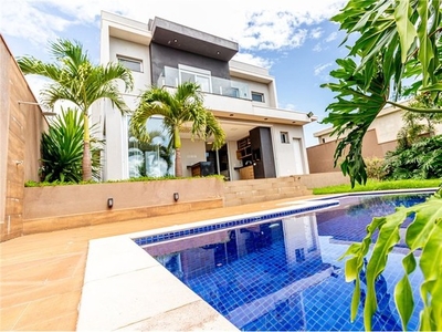Casa de Condomínio para venda em Vila do Golfe de 236.00m² com 3 Quartos e 4 Garagens