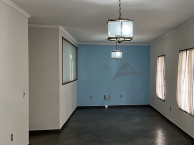 Casa para venda e aluguel em Vila João Jorge de 299.00m² com 3 Quartos, 1 Suite e 2 Garage