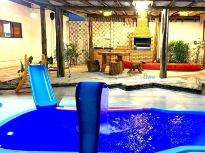 Casa Xiê com piscina, churrasqueira e jardim