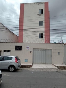 Excelente oportunidade!!!
Apartamento no Montese com sala, cozinha, área de serviço, 02 q