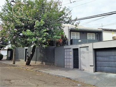Venda | Casa com 248,00 m², 3 dormitório(s), 2 vaga(s). Lago Parque, Londrina