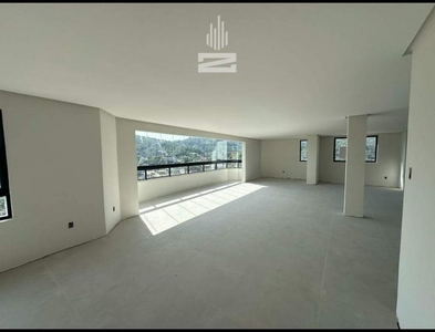 Apartamento no Bairro Vorstadt em Blumenau com 3 Dormitórios (3 suítes) e 260 m²