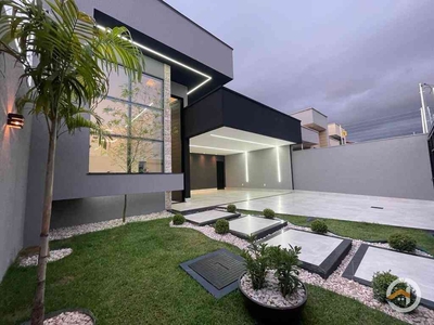 Casa com 4 quartos à venda no bairro Residencial Moinho dos Ventos, 300m²