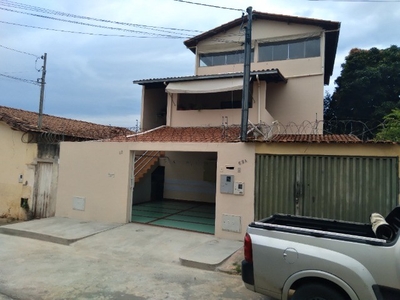 Alugo casa em Montes Claros