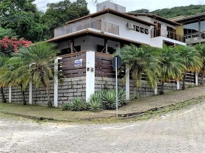Casa à venda no bairro Centro - Garopaba/SC