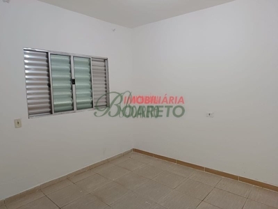 Casa com 1 Quarto e 1 banheiro para Alugar, 35 m² por R$ 700/Mês