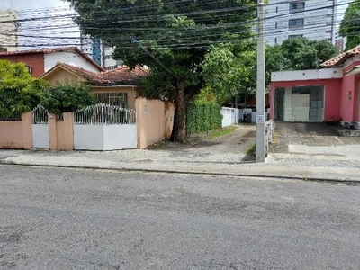 Casa na Tv Santos Dumont no Rosarinho prox a Jaqueira.
