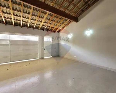 Casa para alugar em Centro de 140.00m² com 3 Quartos e 2 Garagens