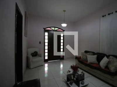 Casa para Aluguel - Santa Terezinha, 3 Quartos, 360 m2