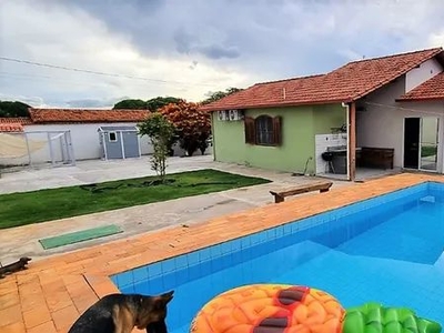 Casa térrea, 2 suítes, piscina, ar condicionados novos