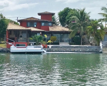 LINDA CASA BUZIOS NO CANAL PRINCIPAL DA MARINA